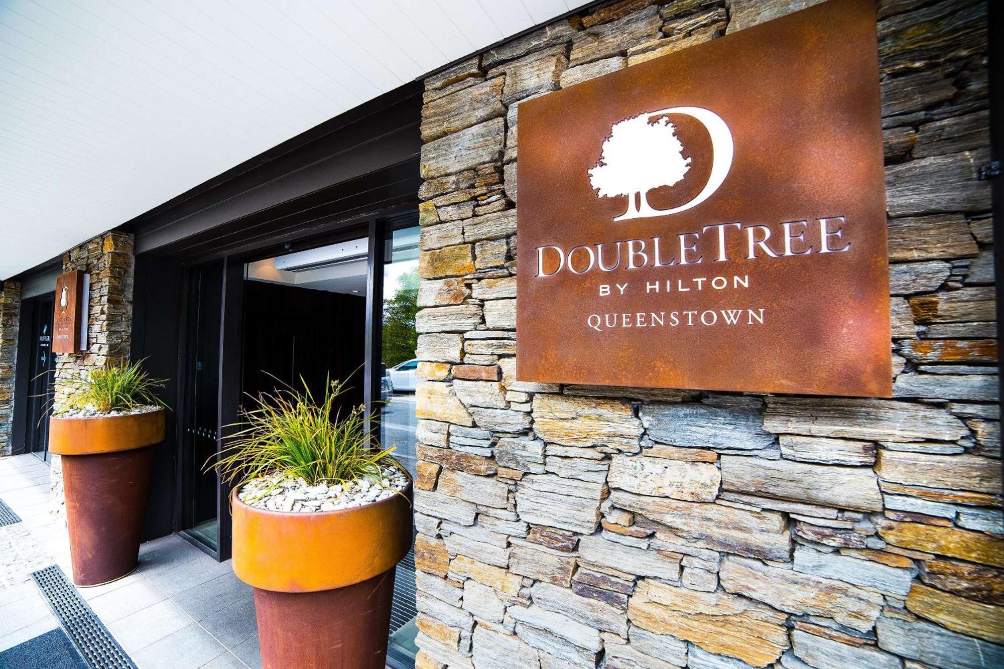 Doubletree By Hilton Queenstown Exterior photo